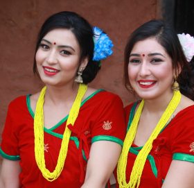 सरोज आश्मा र आशिष आँचलको प्रेम ‘एकान दुई कान मैदान