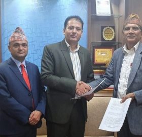 गरिमा विकास बैंक र आमा बहुउद्देश्यीय सहकारीबीच सम्झौता