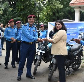 सिटिजन्सद्वारा प्रहरीलाई ३ थान मोटरसाईकल हस्तान्तरण