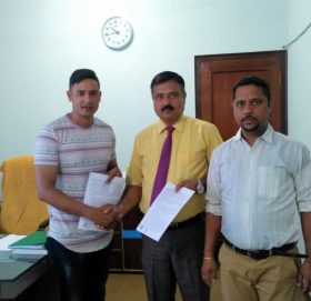 अशोक लेलैण्ड र सप्तकोशी डेभलपमेन्ट बैंकबिच सम्झौता