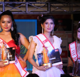 ६४ डिजाईनरलाई उछिन्दै महेश्वरीनाथ उत्कृष्ट फेशन डिजाईनर