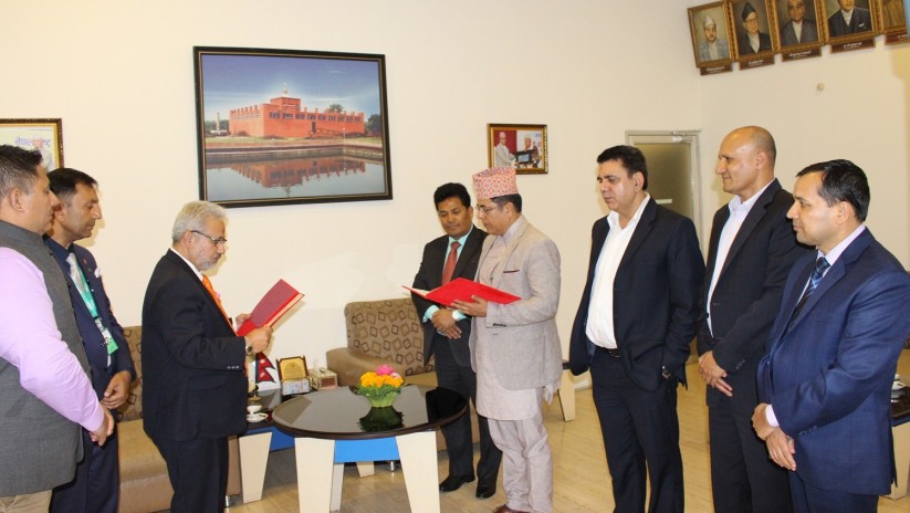 सिटिजन्स बैंकका अध्यक्षलाई गभर्नरद्वारा सपथ