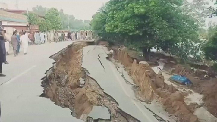 पाकिस्तानमा भूकम्प १९ मृत्यु ३०० भन्दा बढी