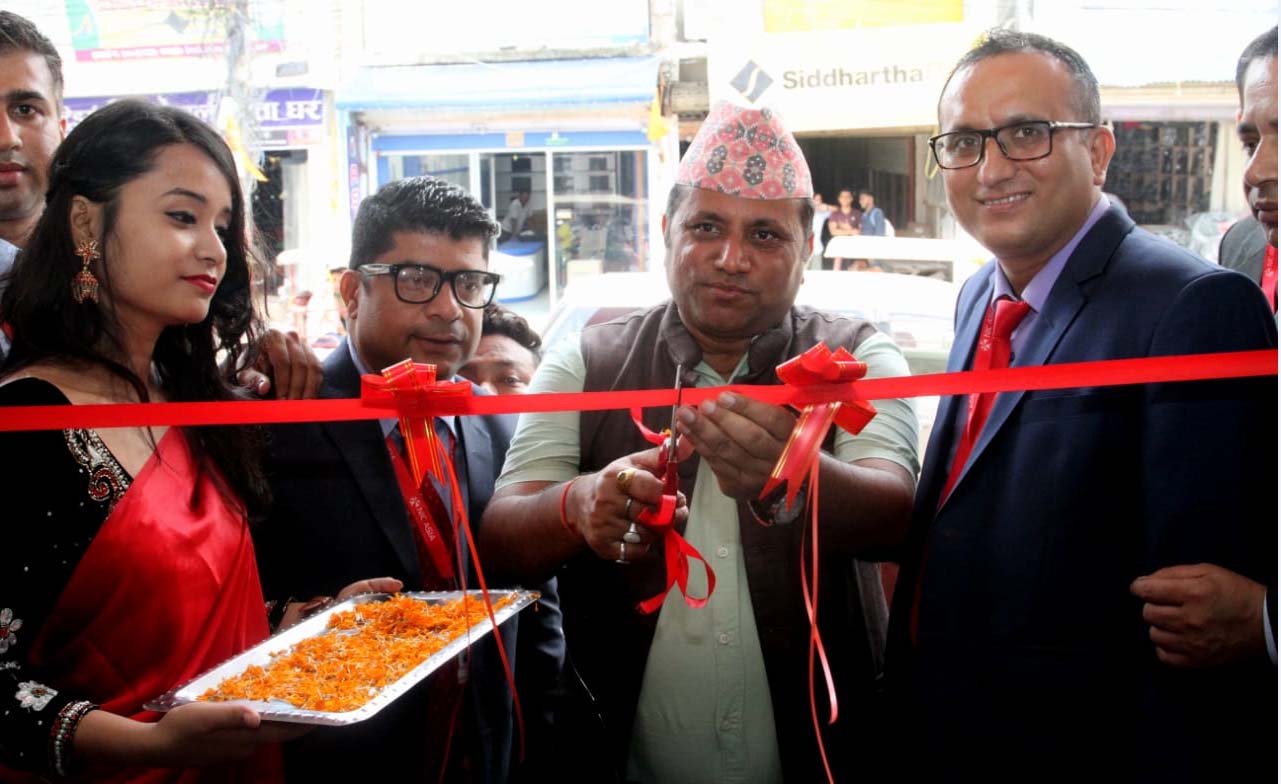 एन आई सी एशिया बैंककोे तीन नयाँ शाखा उद्घाटन