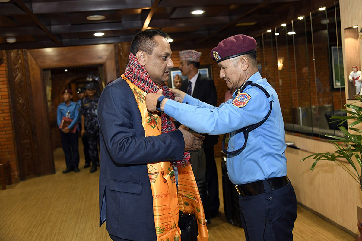 प्रहरी महानिरीक्षक खनाल चिली प्रस्थान