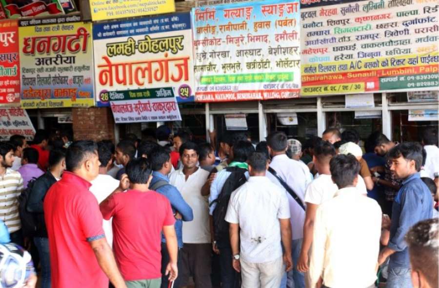 बढी भाडा असुल्ने ११ जना पक्राउ