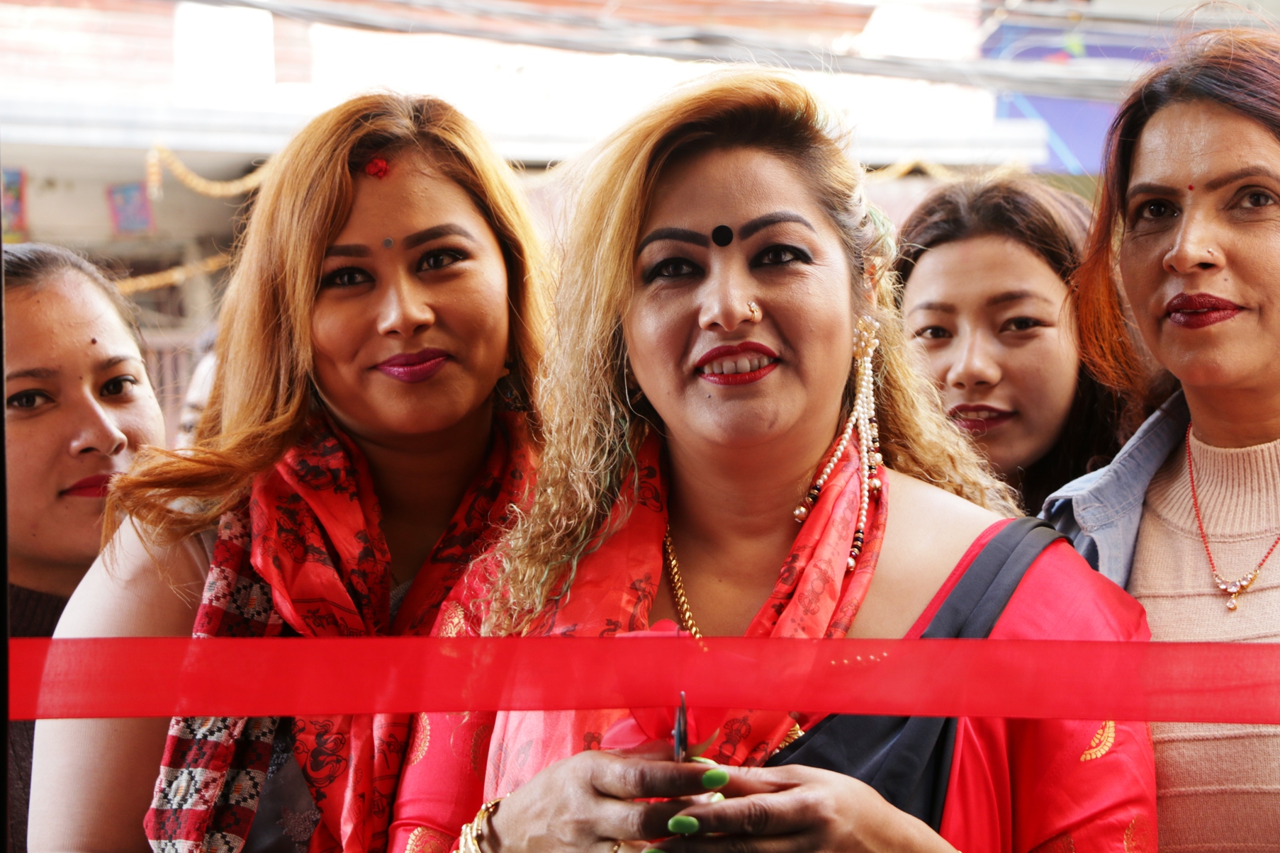 बरिष्ट सौन्दर्यविद सोनी काररंजित द्वारा रोज बड पार्लरको उद्घाटन