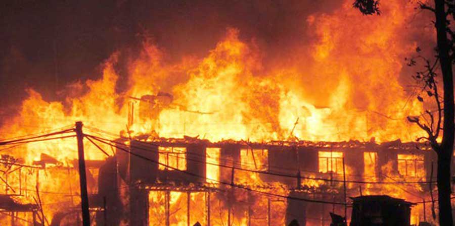 कपास उद्योगमा आगलागी हुँदा २० लाखको क्षति