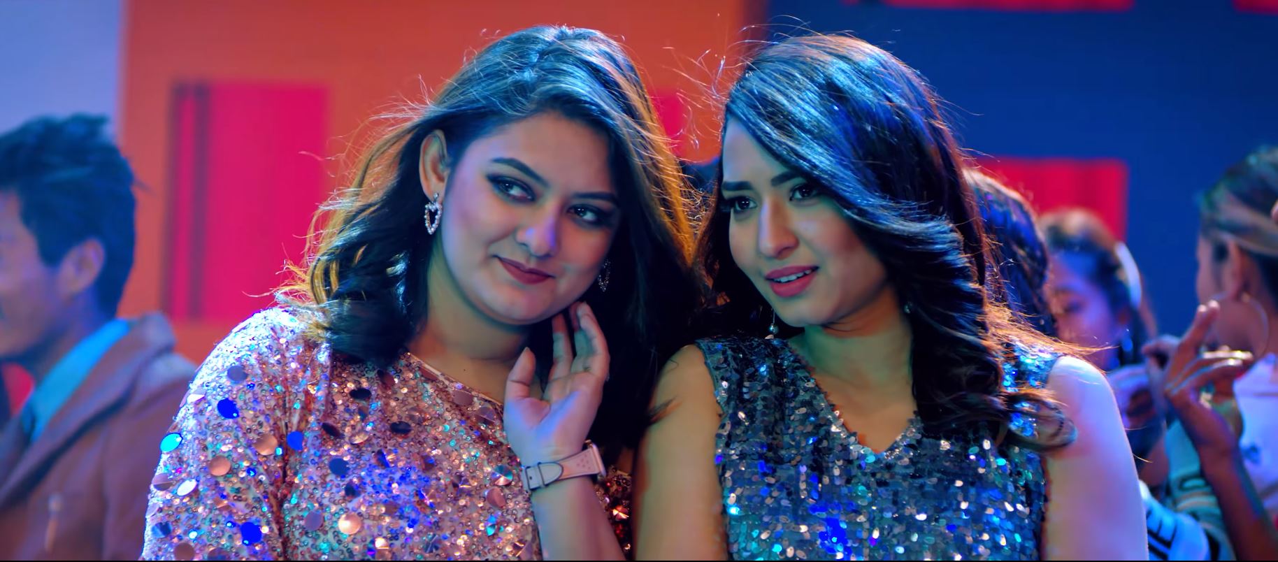 कार्टुन क्रुजका सरोज आश्मा र वर्षा राउतको डलर सार्वजनिक