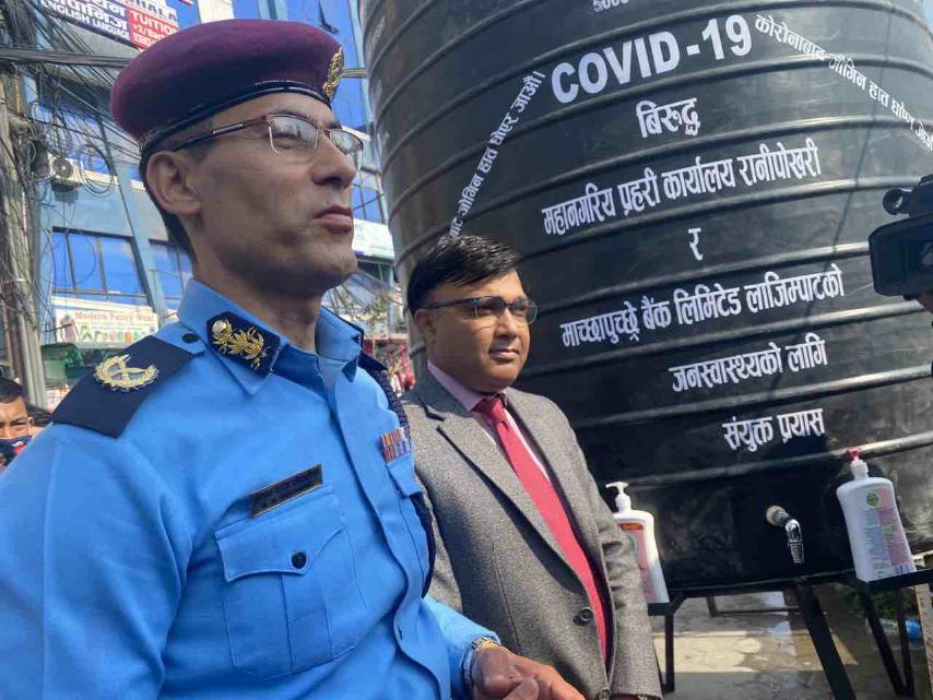 माछापुच्छ्रे बैंक र महानगरिय प्रहरी कार्यालयको संयुक्त पहलमा बिभिन्न स्थानमा हातधुने व्यवस्था