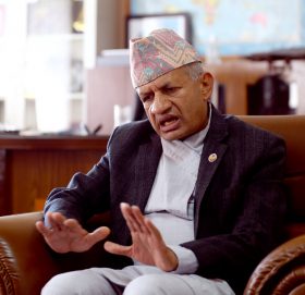 स्वास्थ्यकर्मी र नागरिकको सुरक्षा सरकारको प्राथमिकतामा छ