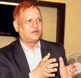 ढुक्क हुनुहोस्, आपूर्तिमा व्यवधान छैनः मन्त्री भट्ट