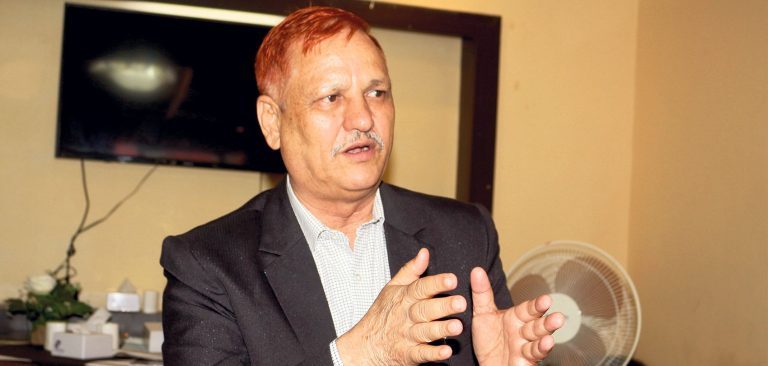 ढुक्क हुनुहोस्, आपूर्तिमा व्यवधान छैनः मन्त्री भट्ट
