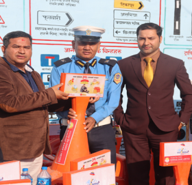 सनराइज बैंकद्घारा ट्राफिक कोनको सहयोग