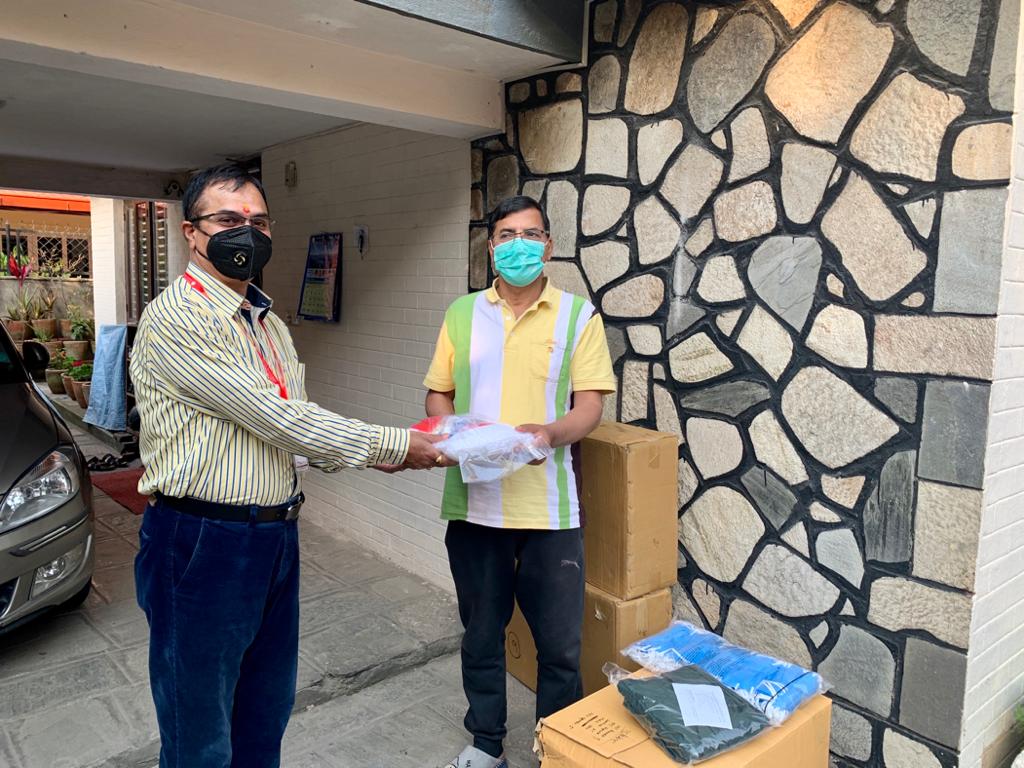 सनराइज बैंकद्वारा कर्णाली प्रदेशमा PPE हस्तान्तरण