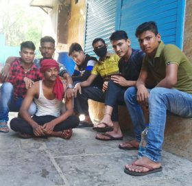 भारतीय शहरमा नेपाली मजदूरको बिचल्ली,सडकपेटीमै दिनरात बिताउँदै