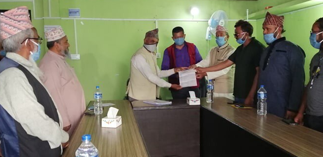 करुङ बयरघारी मुस्लिम क्लब र मुस्लिम समाज द्वारा प्रकोप व्यवस्थापन कोषमा रकम जम्मा