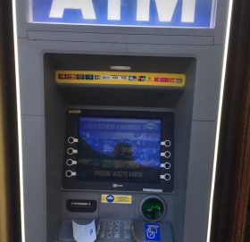 भक्तपुरमा एनआईसी एसिया बैंकको एटीएम मेसिन फुटाउँदै गर्दा एकजना समातिए