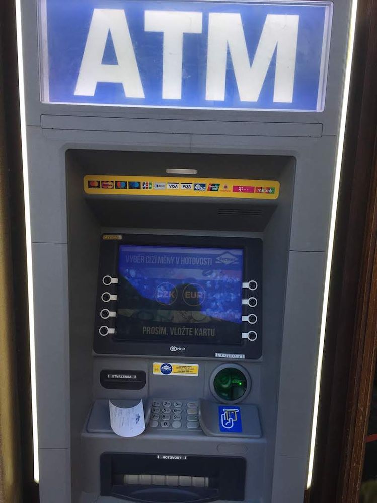 भक्तपुरमा एनआईसी एसिया बैंकको एटीएम मेसिन फुटाउँदै गर्दा एकजना समातिए