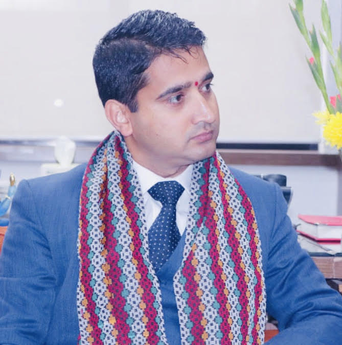 एटिएम मेसिनमा तोडफोड गरी पैसा चोर्न खोज्ने पक्राउ