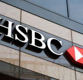 बेलायतकै ठूलो बैंकले ३५ हजार कर्मचारी कटौति गर्ने