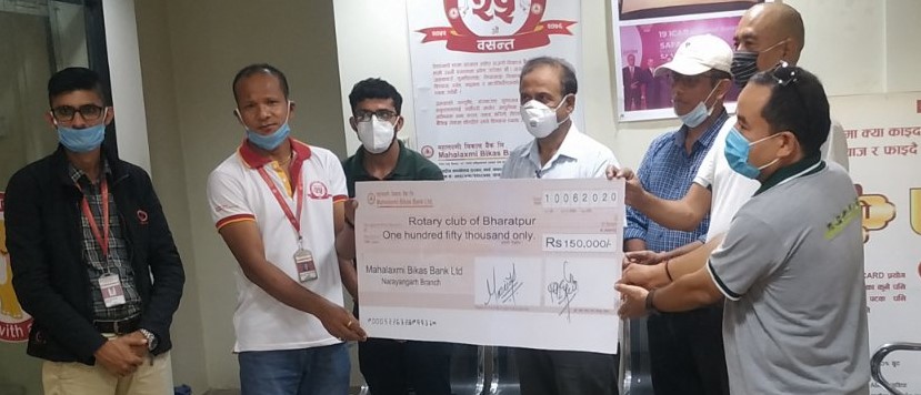 महालक्ष्मी विकास बेैंकद्वारा विद्यालयमा महिला मैत्री शौचालय निर्माणका लागि आर्थिक सहयोग