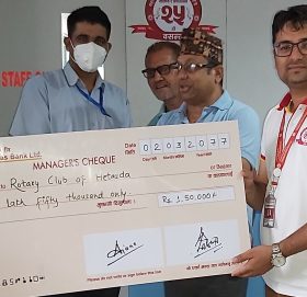 महालक्ष्मी विकास बेैंकद्वारा विद्यालयलाई आर्थिक सहयोग