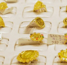 सुनचाँदीको कारोबार खुला, सुन तोलामा १० हजारले महंगियो..?