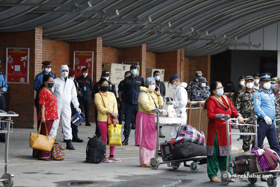 खर्च गर्नेलाई होटलमा, अन्यलाई सरकारी क्वारेन्टिनमा