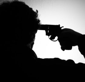 आफैँले बोकेको पेस्तोलले गोली हानी आत्महत्या