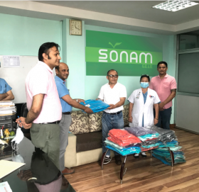 नेपाली ब्रान्ड सोनमद्वारा त्रि.वि. शिक्षण अस्पताललाई पिपिई सहयोग