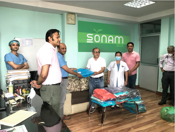 नेपाली ब्रान्ड सोनमद्वारा त्रि.वि. शिक्षण अस्पताललाई पिपिई सहयोग