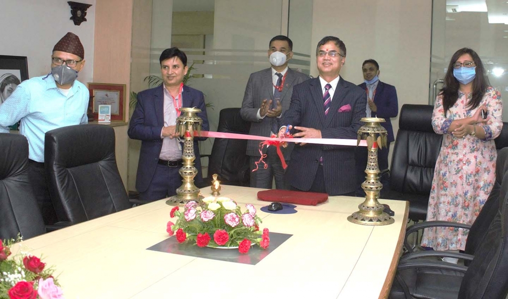 सनराइज बैंकको एकैं दिन ४ शाखा र १ विस्तारित काउन्टर उद्घाटन