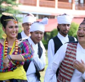 पूर्ण र मेलिनाको गीतमा दयाहाङ र रेबिकाको ठुम्का