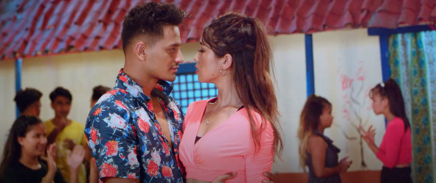 गायक गुणराज श्रेष्ठ ‘हल्ला धेरै भो’ सार्वजनिक (भिडीयो )