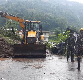 मेलम्चीमा पहिरोबाट आठ  बेपत्ता