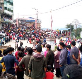 भीडभाडमा मनाइयो भक्तपुरमा गाईजात्रा