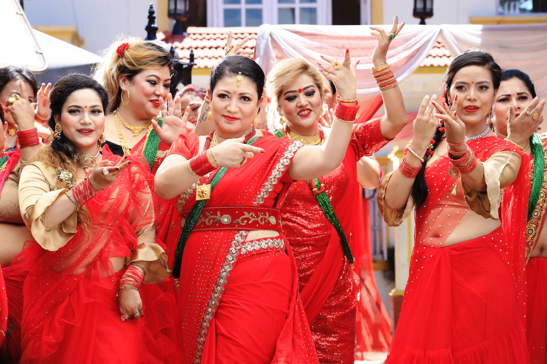 तिज गित “छम छम बजाउँदै चुरा” सार्बजनिक