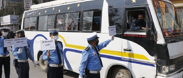 सार्वजनिक सवारीमा भाडादर नटाँसे कारबाही