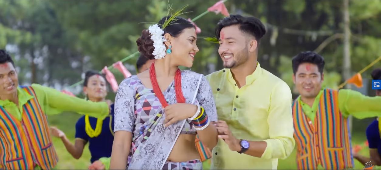 राजु परियार र शान्ता कार्कीको स्वरमा गाउँमै मनाऔं दशैं तिहार (भिडियो सहित)