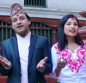 नित्याशिवा र पुरुषोत्तम न्यौपानेको स्वरमा ‘घर आगनीमा दशै आयो…’ (भिडियोसहित)