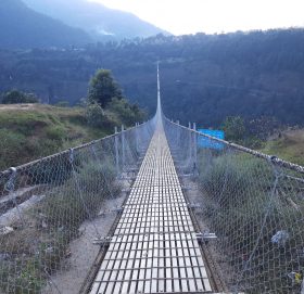 पर्वत र बाग्लुङ जिल्ला जोड्न लामो झोलुङ्गे पुल