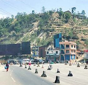 दशैँका यात्रुलाई महामारीको त्रास : उपत्यका भित्रिने र छाड्ने घटे