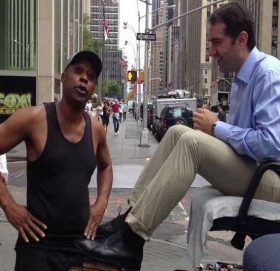 जुत्ता पोलिस गर्नेको कमाई महिनाको १८ लाख