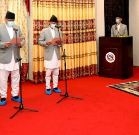 तीन राजदूतबाट शपथ ग्रहण