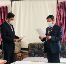 गुराँस लाइफका नवनियुक्त अध्यक्ष दुगड़ले गरे सपथ ग्रहण