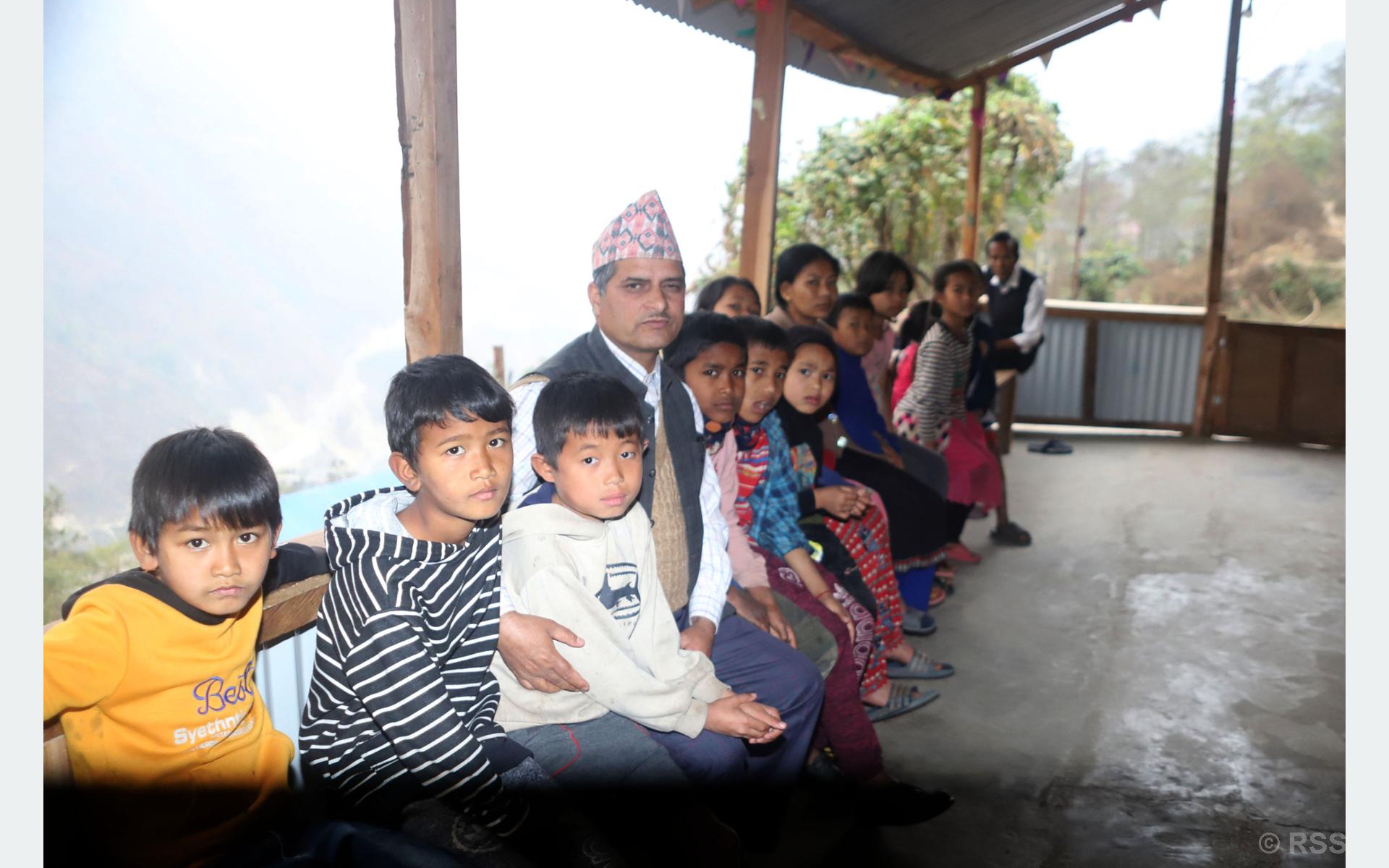 विद्यालय नै अभिभावक