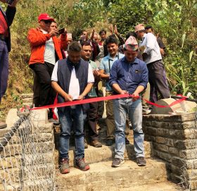 मादीमा एकैदिन दुई झोलुङ्गे पुल उद्घाटन