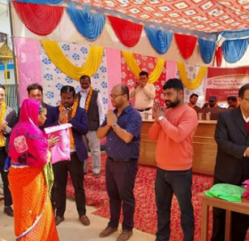 महालक्ष्मी विकास बैंकद्वारा विद्यालय पोशाक वितरण