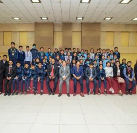 सिन्धुपाल्चोकका बिद्यार्थीहरुद्धारा प्रभु बैंकको प्रधान कार्यालय अवलोकन